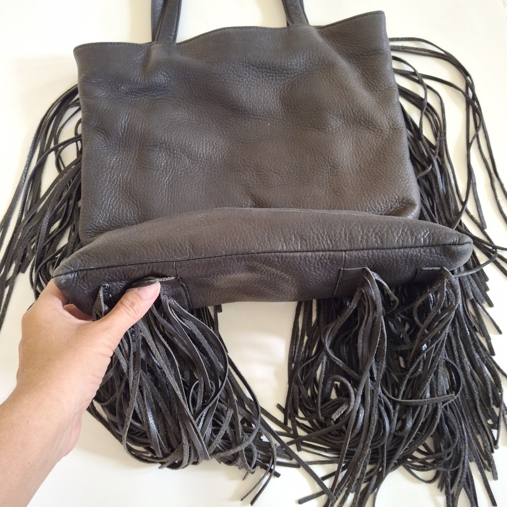 Vintage Kenneth Cole Black Leather Fringe Tote Bag Boho Biker Western Festival - Picture 7 of 9